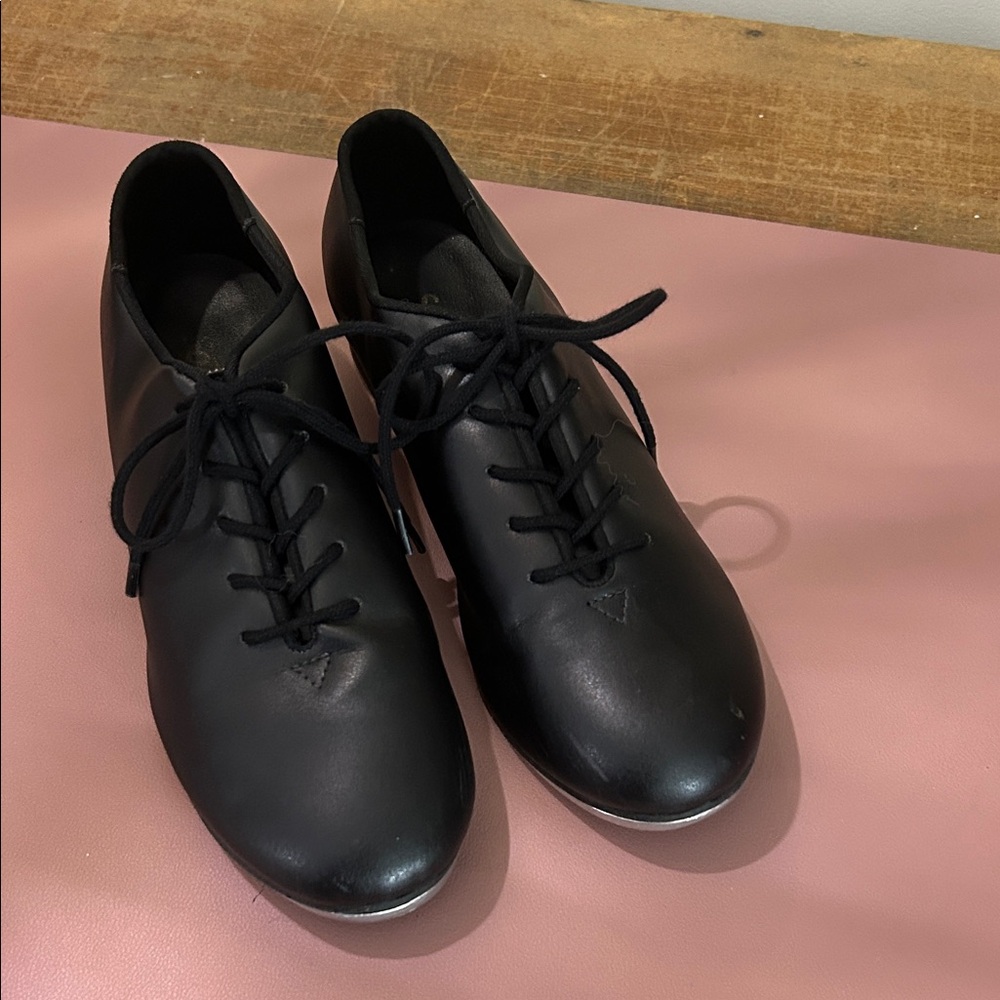 Tap Shoes So Danca Youth size 6 Black